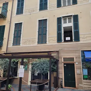 Centro Storico Con Ascensore E Posto Auto , Loano Italia